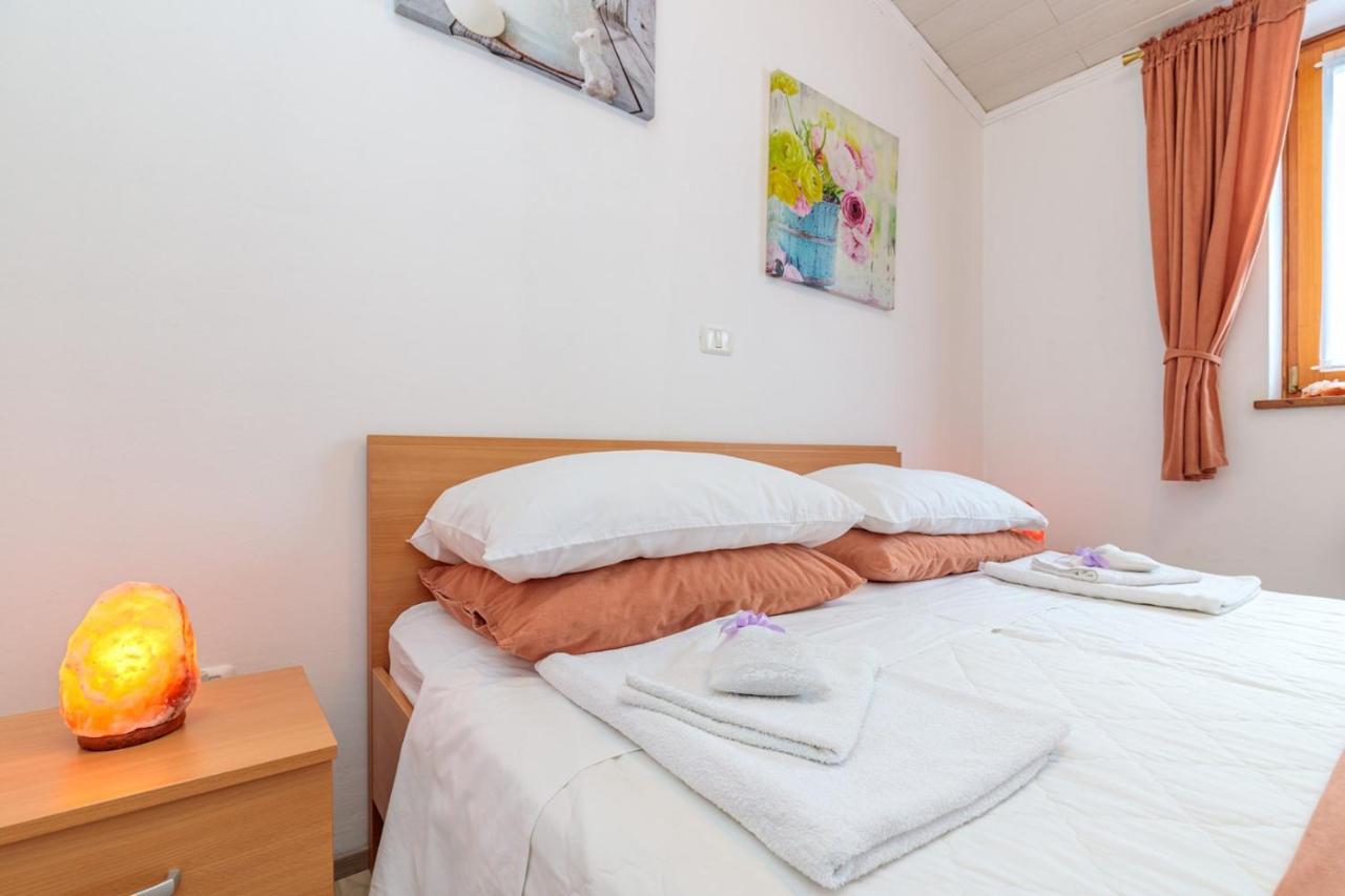 Oprtalj Apartments Sveti Leonard מראה חיצוני תמונה